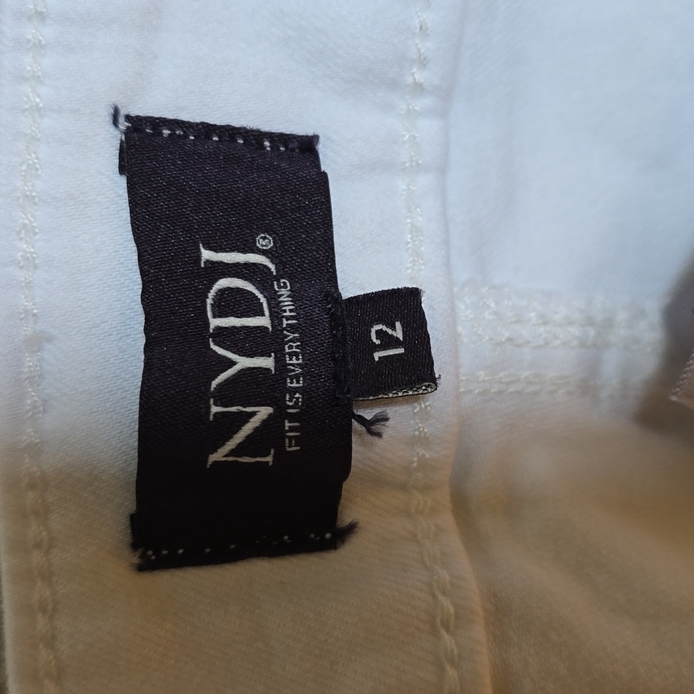 NYDJ Marilyn Straight Leg Capri Jeans - Picture 3 of 9